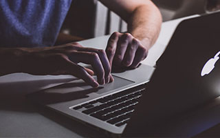 开云体育APP下载-独行侠血洗美国男篮，布拉德利关键制胜——篮球界的传奇瞬间