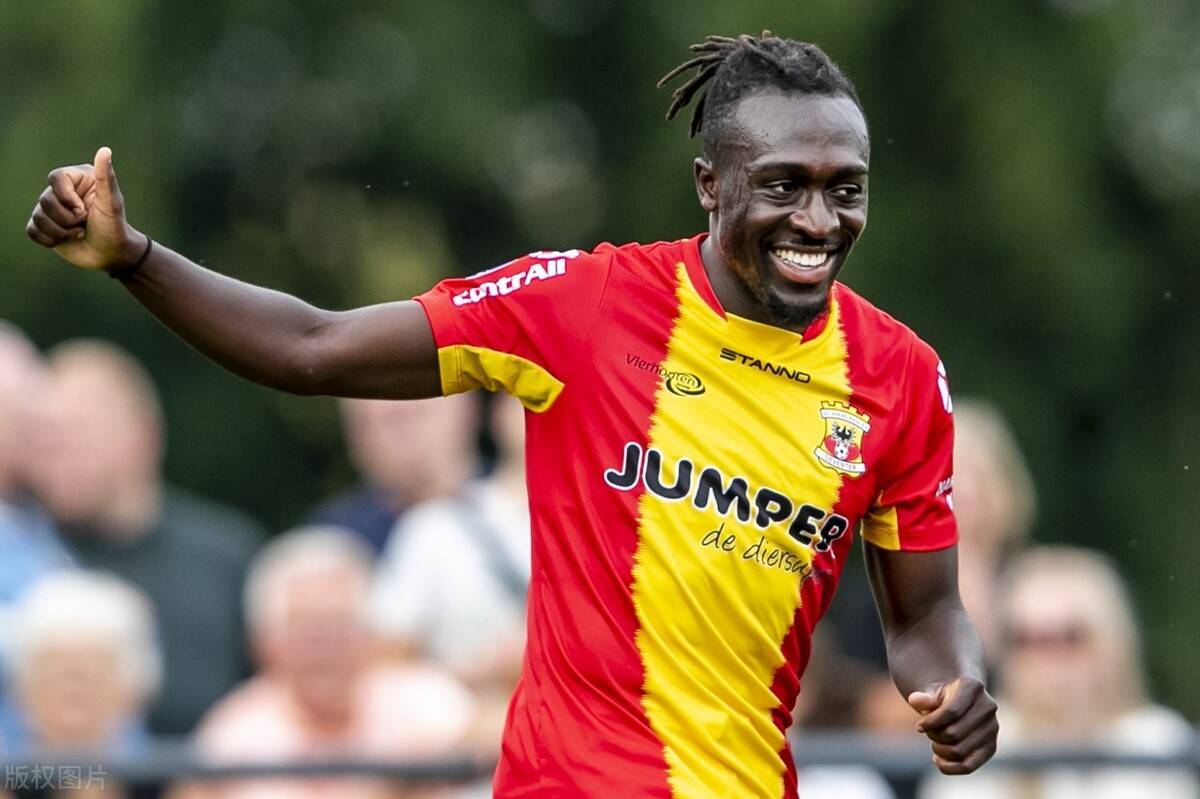 连胜势头难挡！橄榄球豪取十连胜的简单介绍