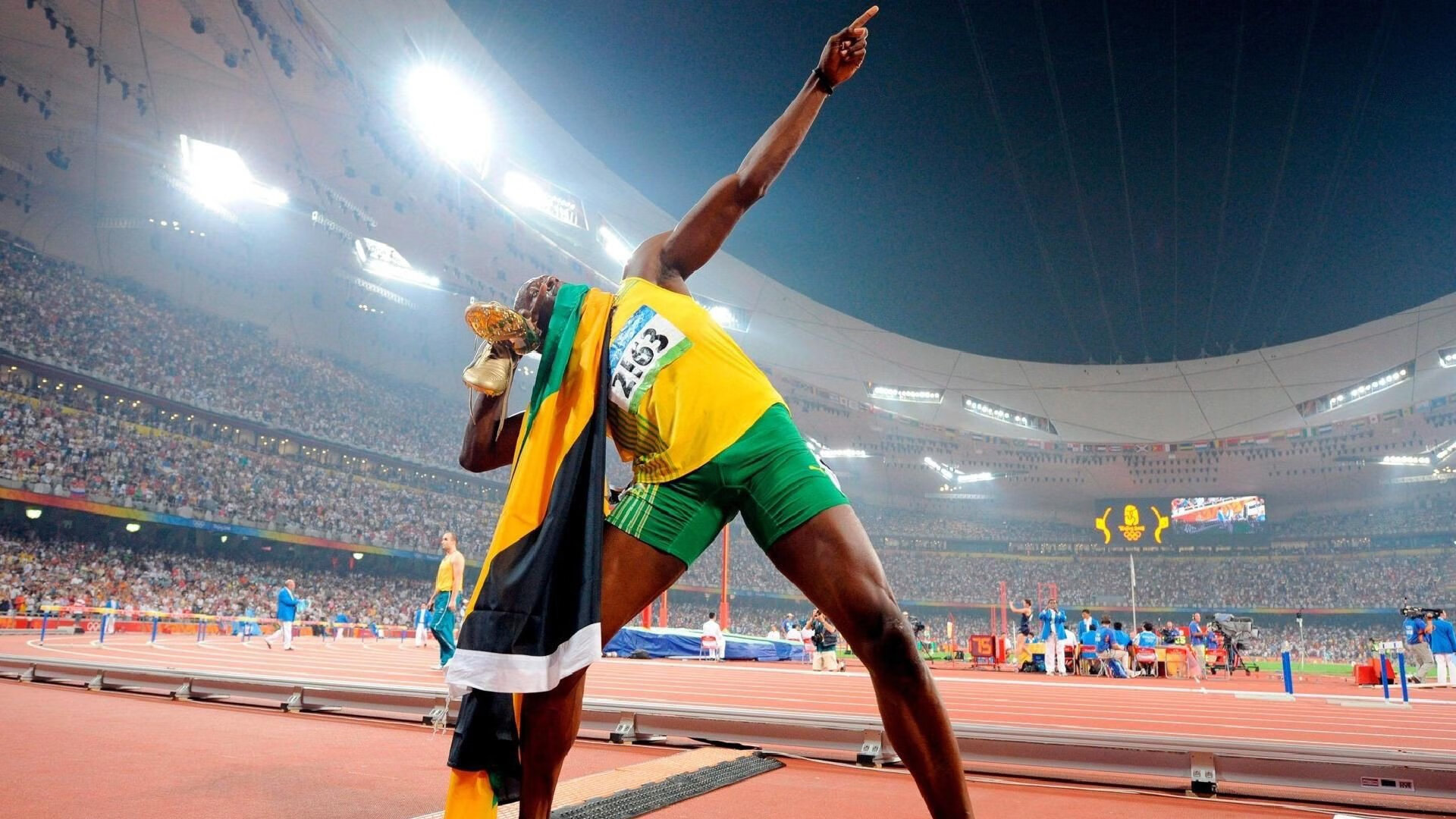 马丁内利，掌控雨夜的节奏大师，哥伦比亚战术机器如何绞杀瑞典