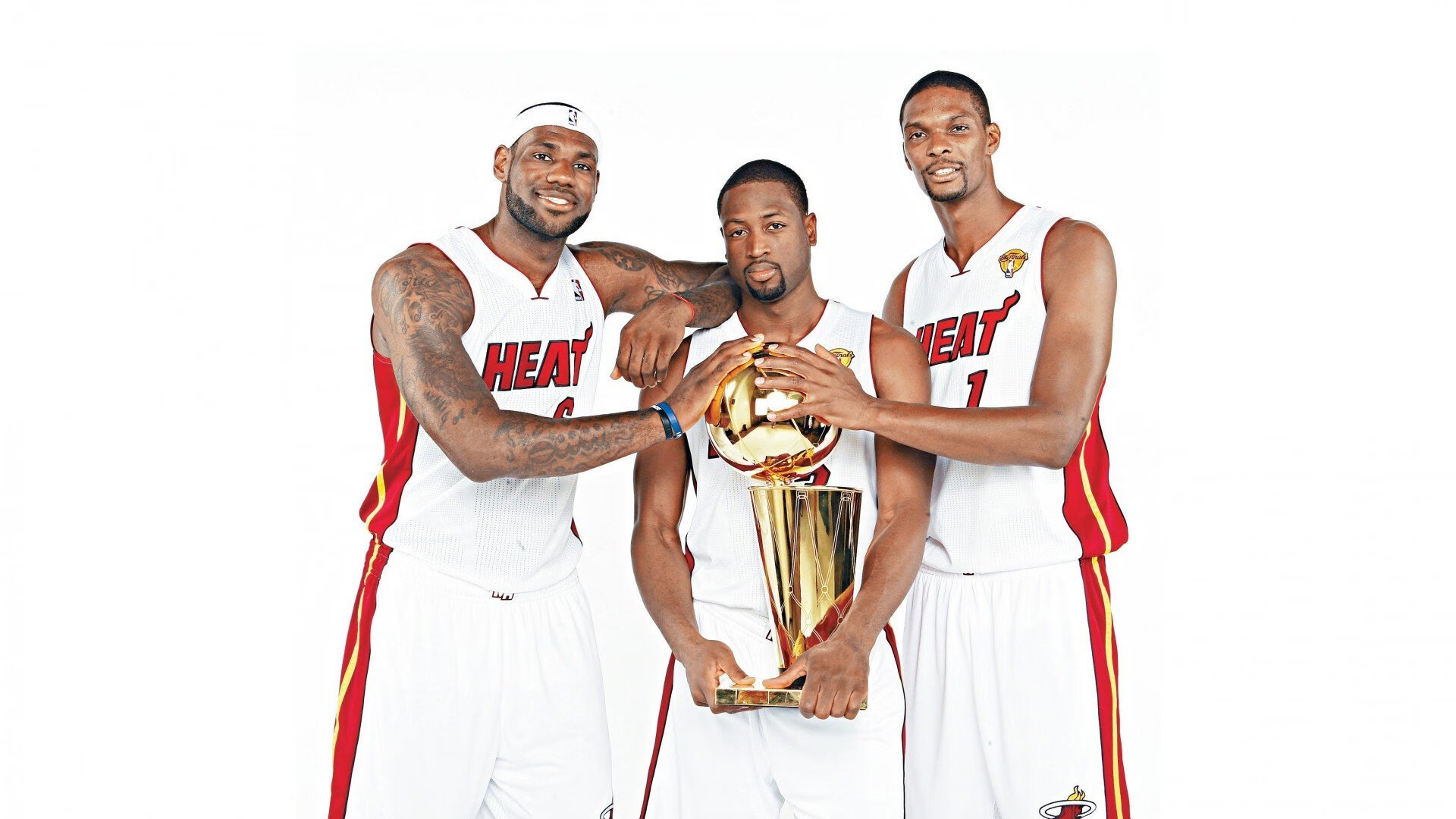 马克西上演人车合一神迹！揭秘F1街道赛零失误背后的操控哲学